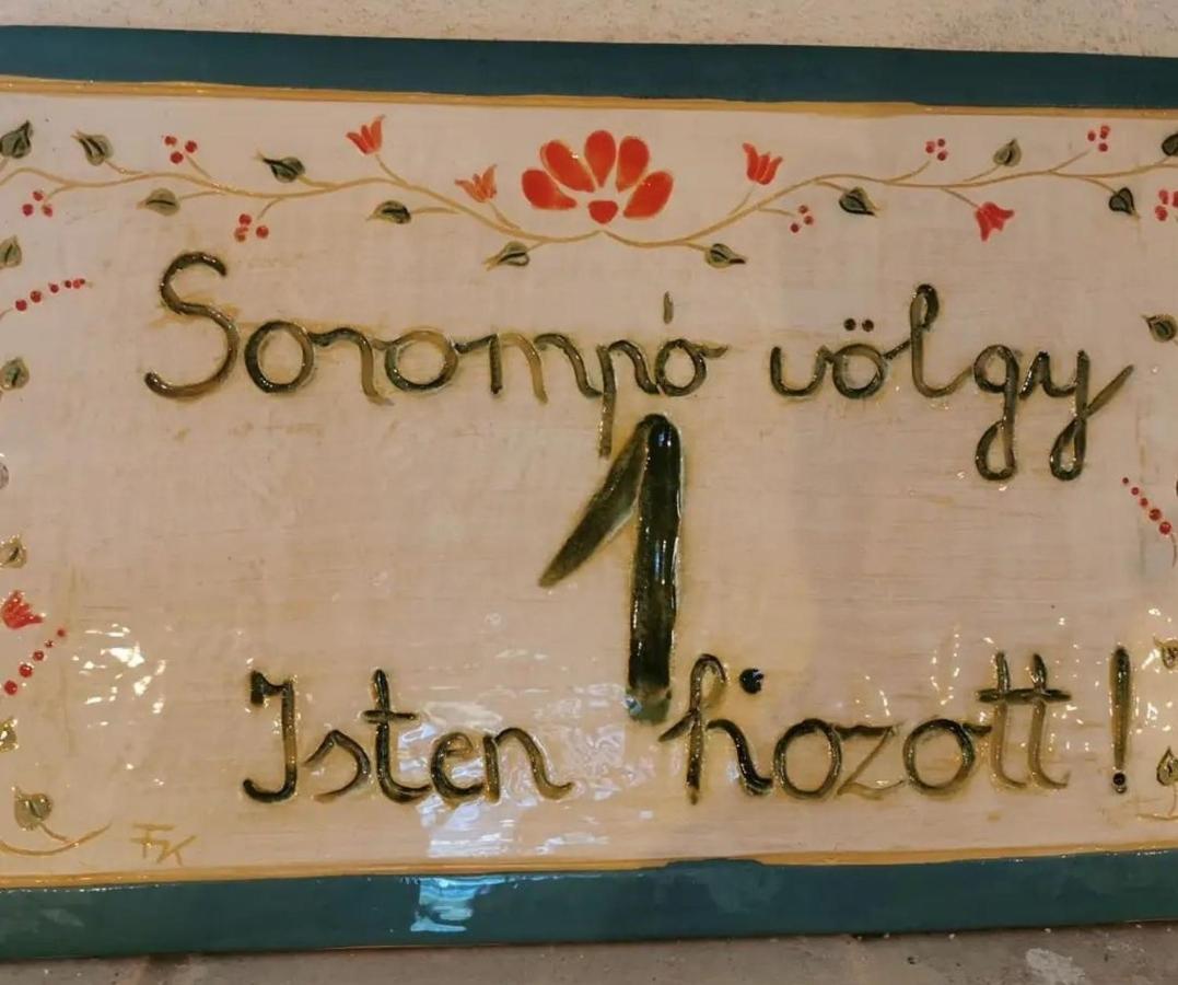 Illaberek Vendeghaz Hotel Sukoró Exterior foto